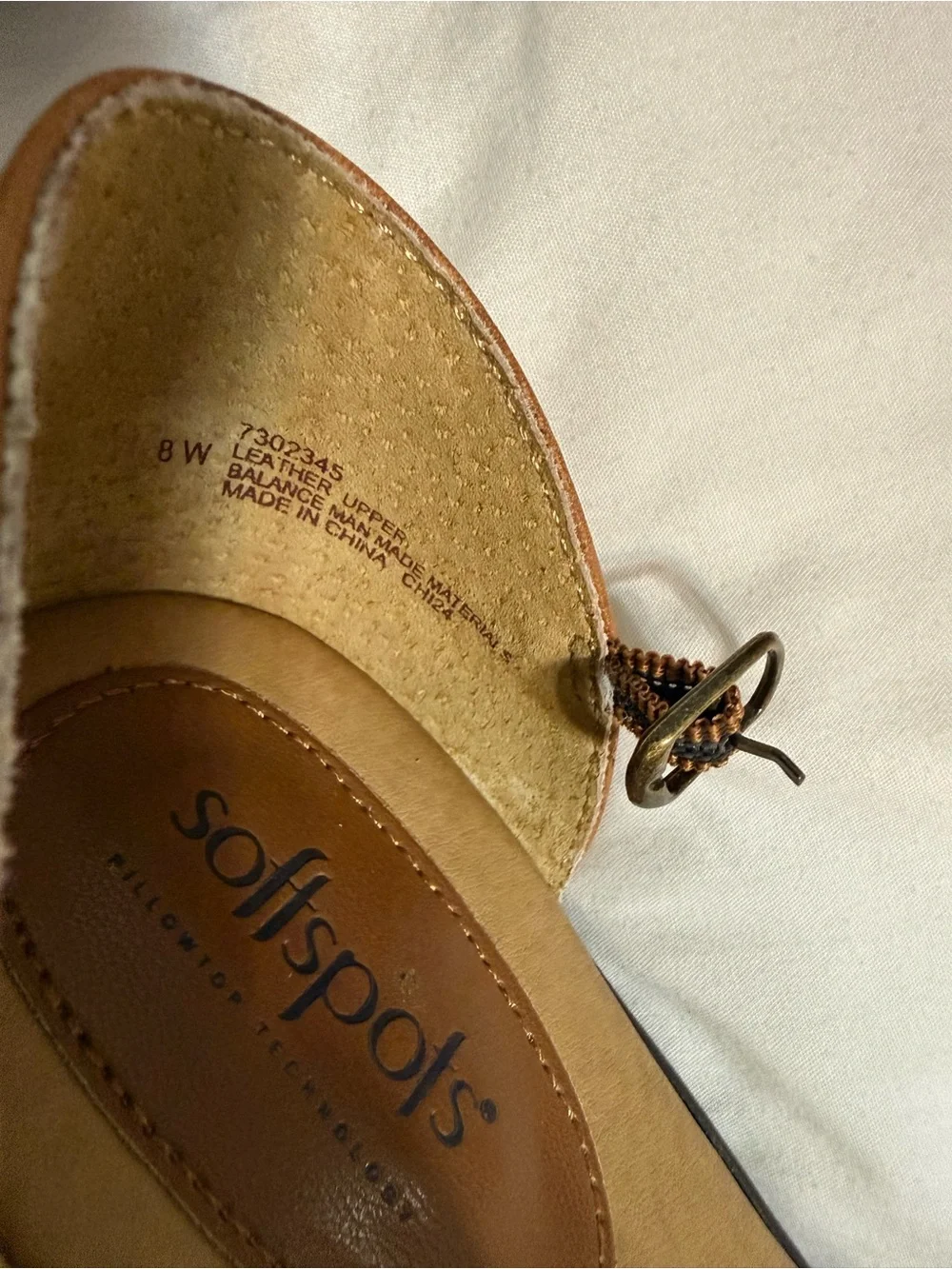 Softspots Tan Leather Ankle-Strap Sandals- NEW size 8 Wide .